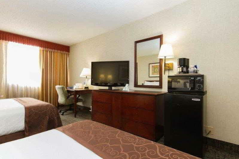 Western Northwest Indiana 3* Hammond