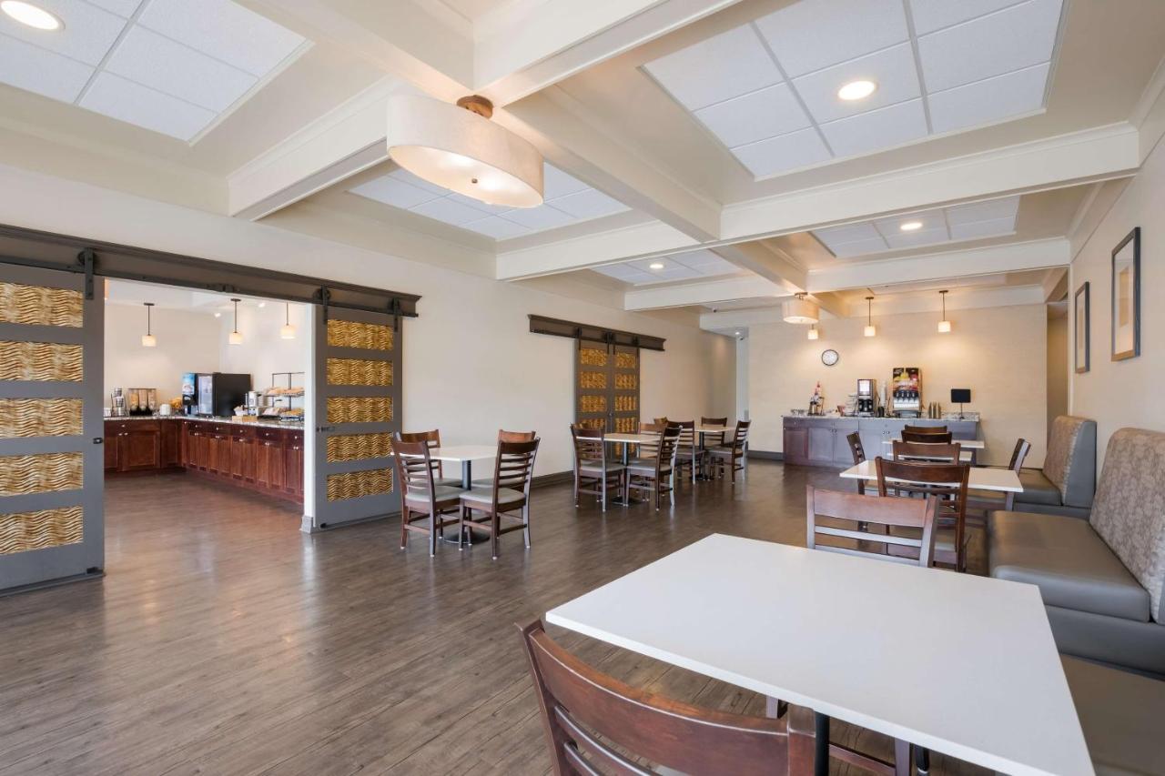 Western Northwest Indiana Hotel